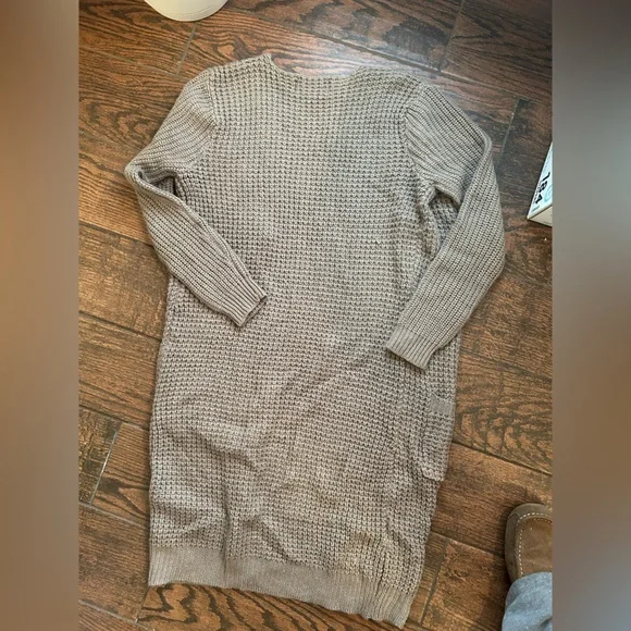 Cozy Knit Tan Cardigan with Pockets medium - Picture 3 of 4